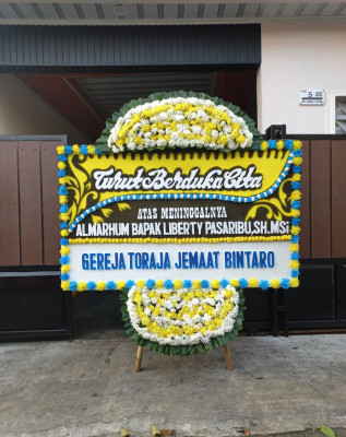 Papan Bunga Duka di Lunto Timur